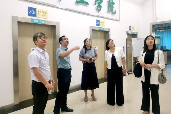 参观甘肃农业大学新澳门六合彩内部资料
教学科研平台_副本.jpg