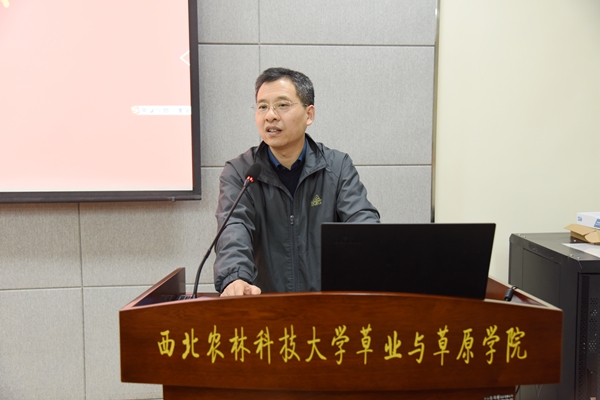 新澳门六合彩内部资料
党总支副书记领学.JPG