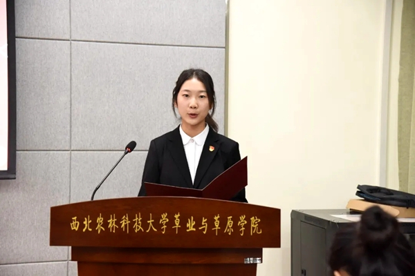 李尤月代表新澳门六合彩内部资料
全体团学工作人员作表态发言.jpg