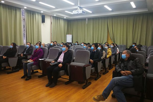 64e59a817d1f4e55a1f1a5c3cc495ed5.jpg 会议现场_副本.jpg