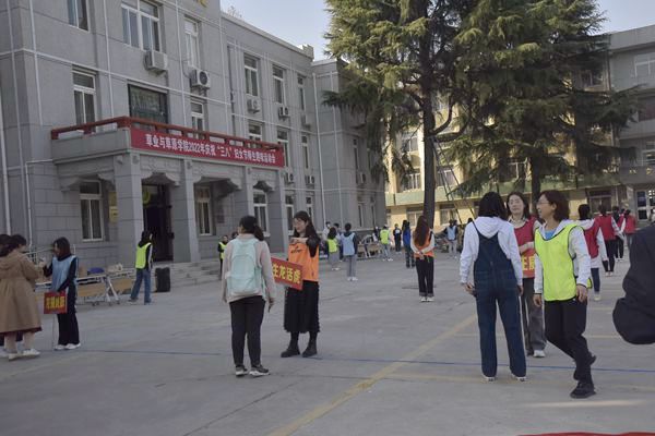 2d7638ab55f0482c9ca5a507db15e8fe.jpg 你划我猜_副本.jpg