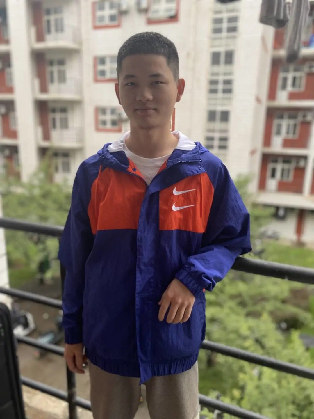 b16ba43560c9419e9b4948b22445cf00.jpg b16ba43560c9419e9b4948b22445cf00.jpg