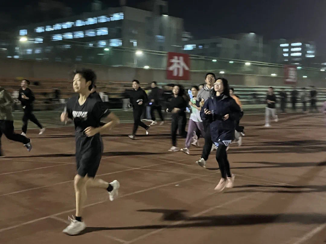 2eaeb35690034bdfb13d7caf91d87861.jpg 2eaeb35690034bdfb13d7caf91d87861.jpg