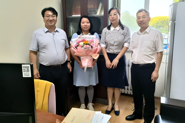 新澳门六合彩内部资料
领导看望刘铁芫副教授.jpg